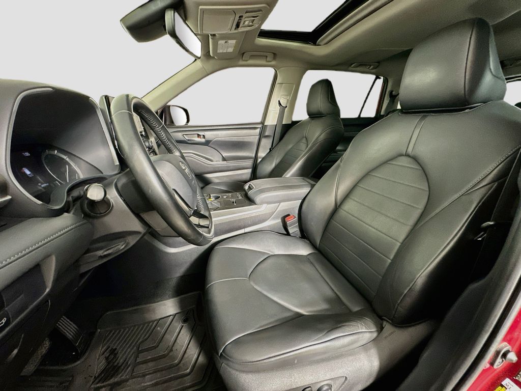 Thumbnail: 2020 Toyota Highlander - 11
