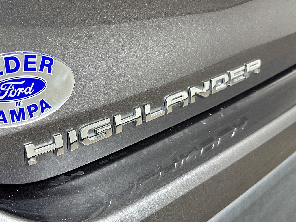 Thumbnail: 2021 Toyota Highlander - 7
