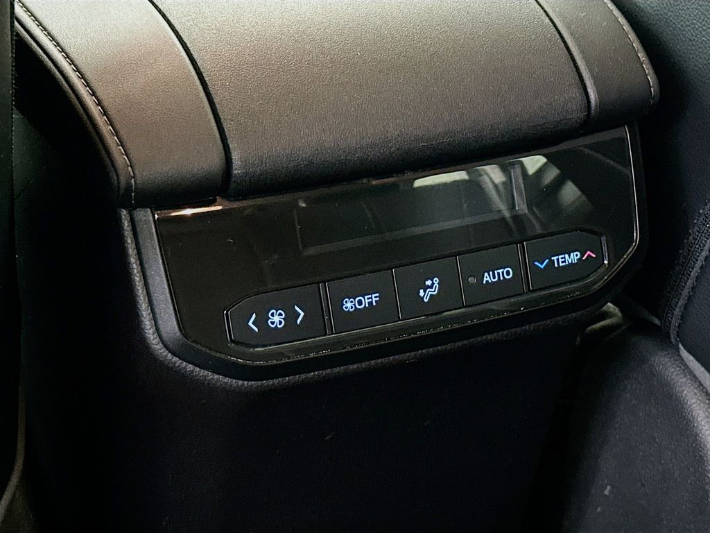 Thumbnail: 2021 Toyota Highlander - 22