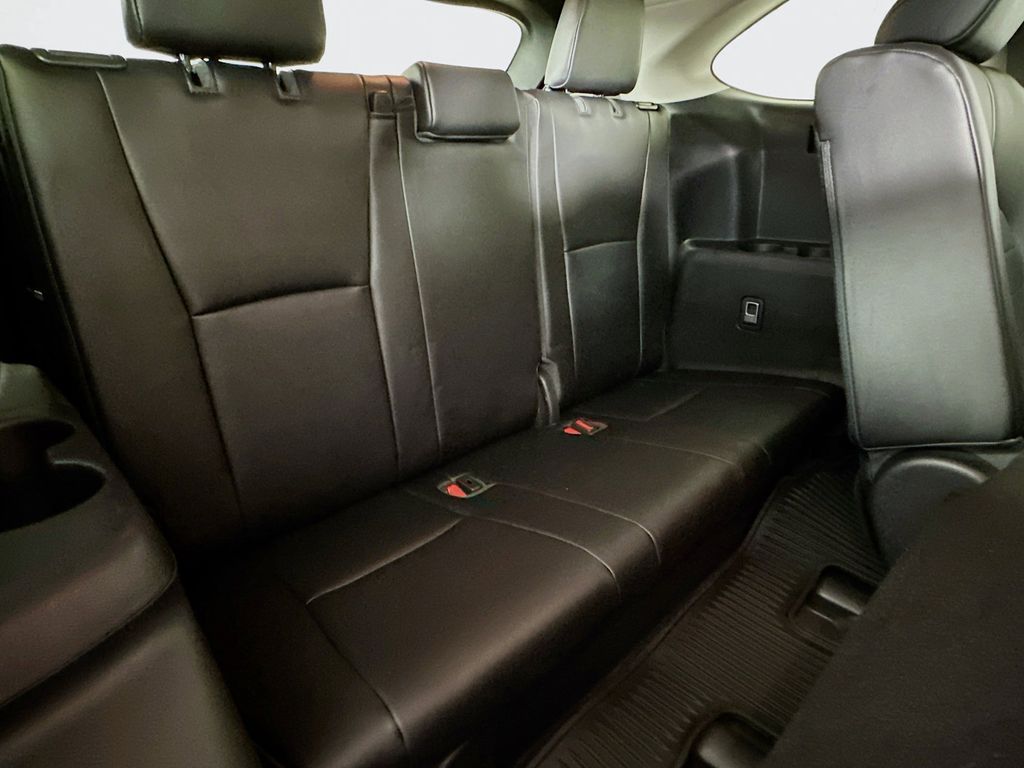 Thumbnail: 2021 Toyota Highlander - 32