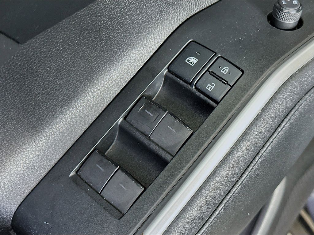 Thumbnail: 2021 Toyota Highlander - 29