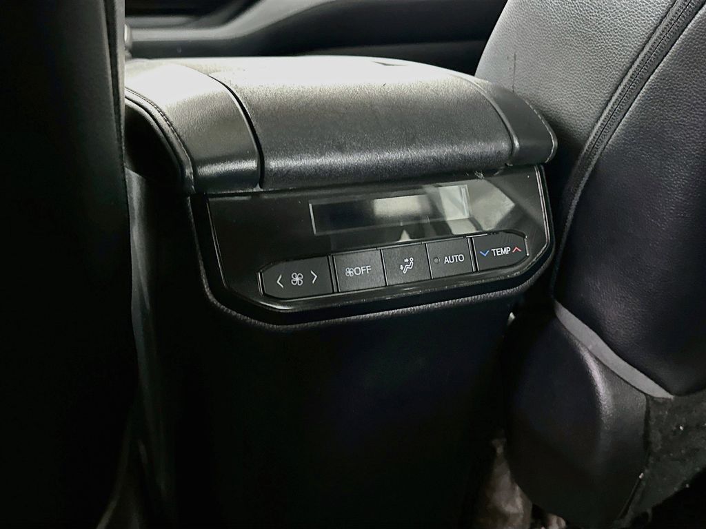 Thumbnail: 2023 Toyota Highlander - 22