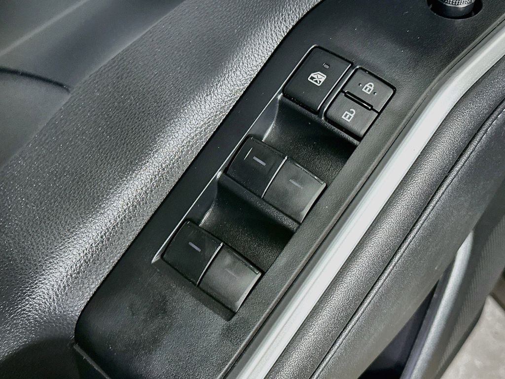 Thumbnail: 2023 Toyota Highlander - 29