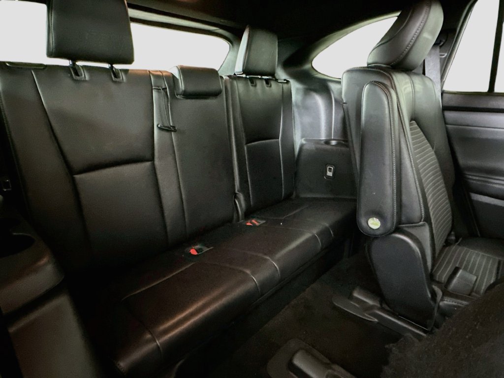 Thumbnail: 2023 Toyota Highlander - 32