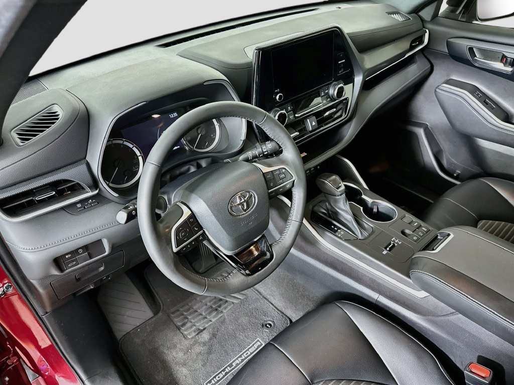 Thumbnail: 2023 Toyota Highlander - 2