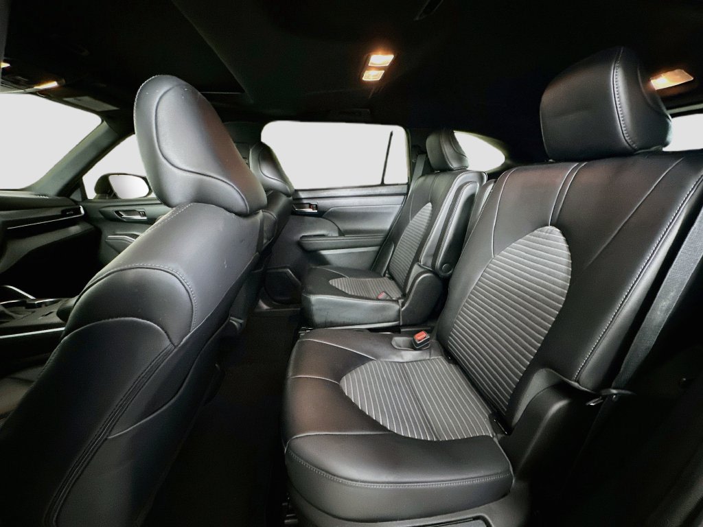 Thumbnail: 2023 Toyota Highlander - 13