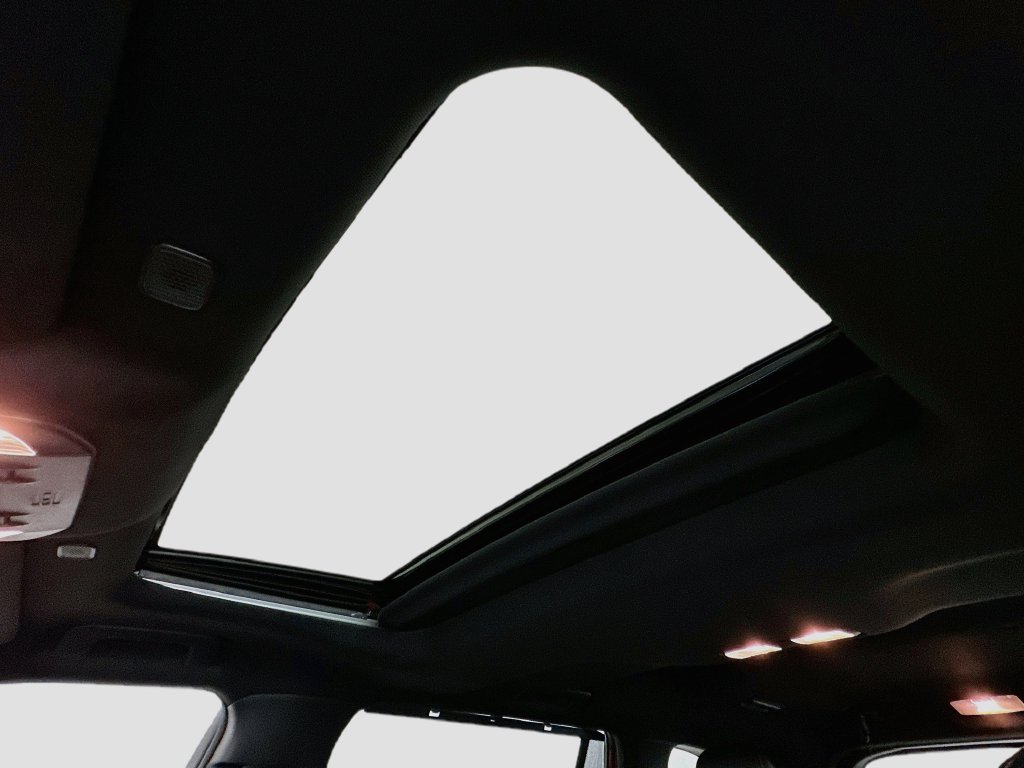 Thumbnail: 2023 Toyota Highlander - 31