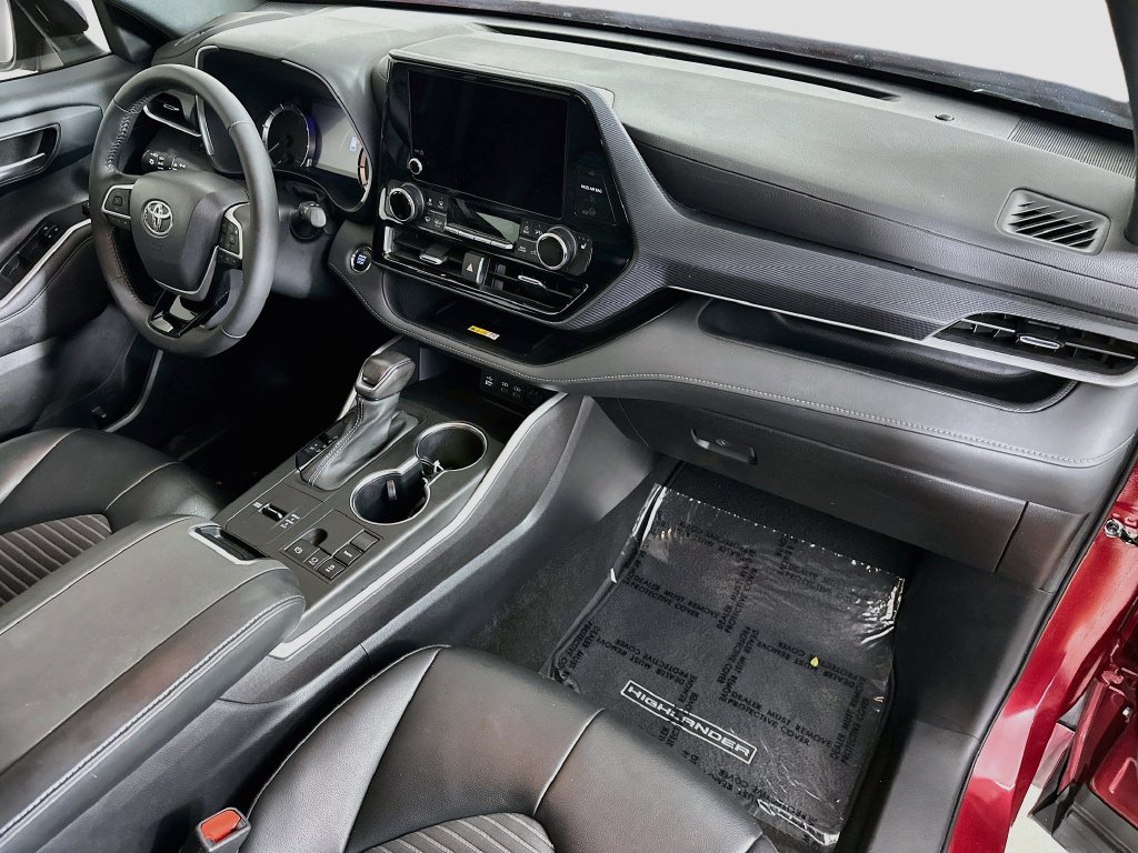 Thumbnail: 2023 Toyota Highlander - 34