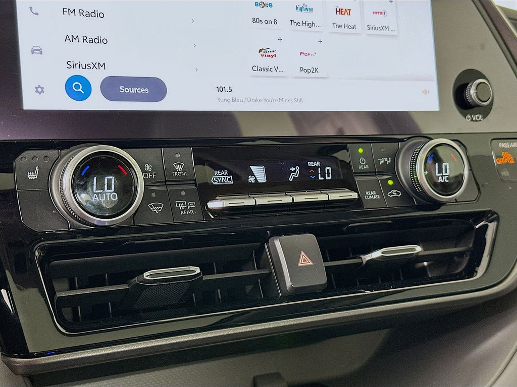 Thumbnail: 2023 Toyota Highlander - 23