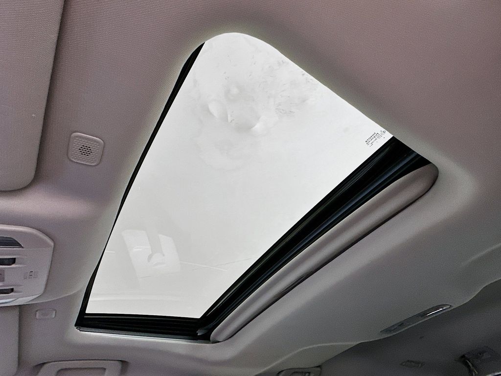 Thumbnail: 2023 Toyota Highlander - 31