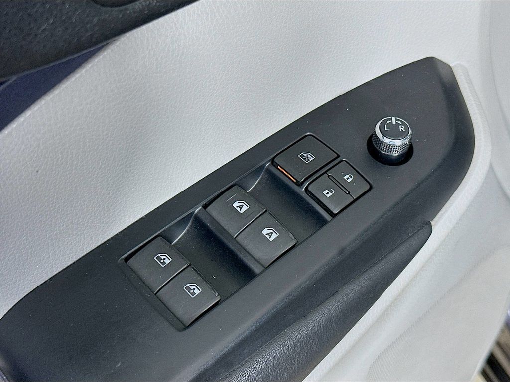 Thumbnail: 2019 Toyota Highlander - 29