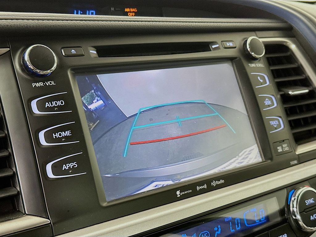 Thumbnail: 2019 Toyota Highlander - 28