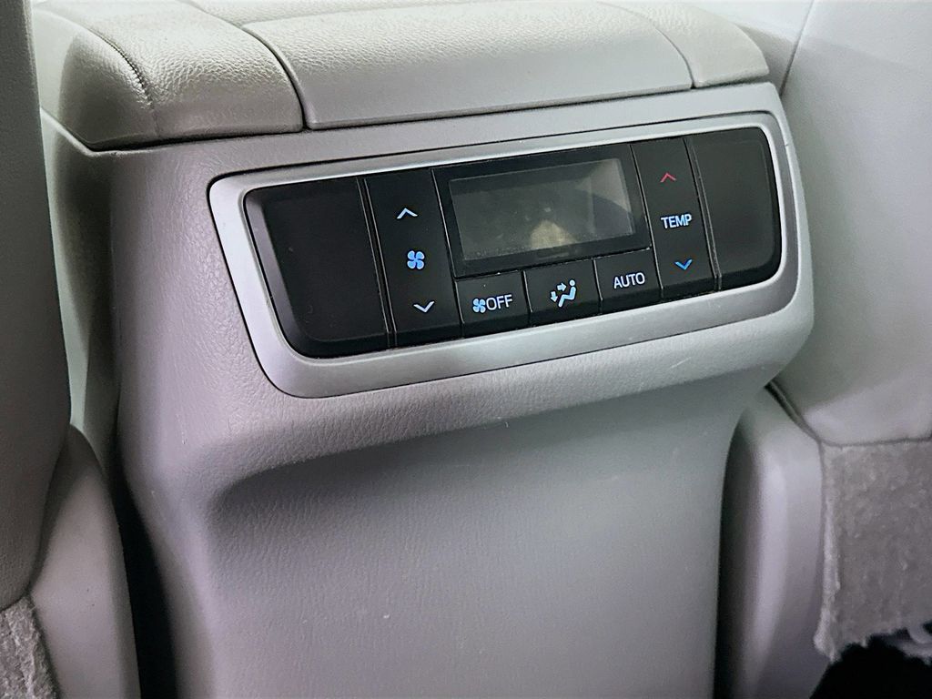 Thumbnail: 2019 Toyota Highlander - 22