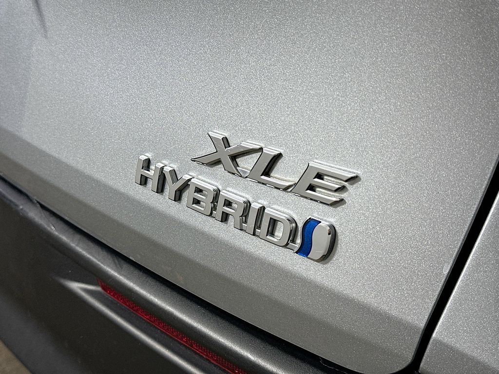 Thumbnail: 2021 Toyota Sienna - 7