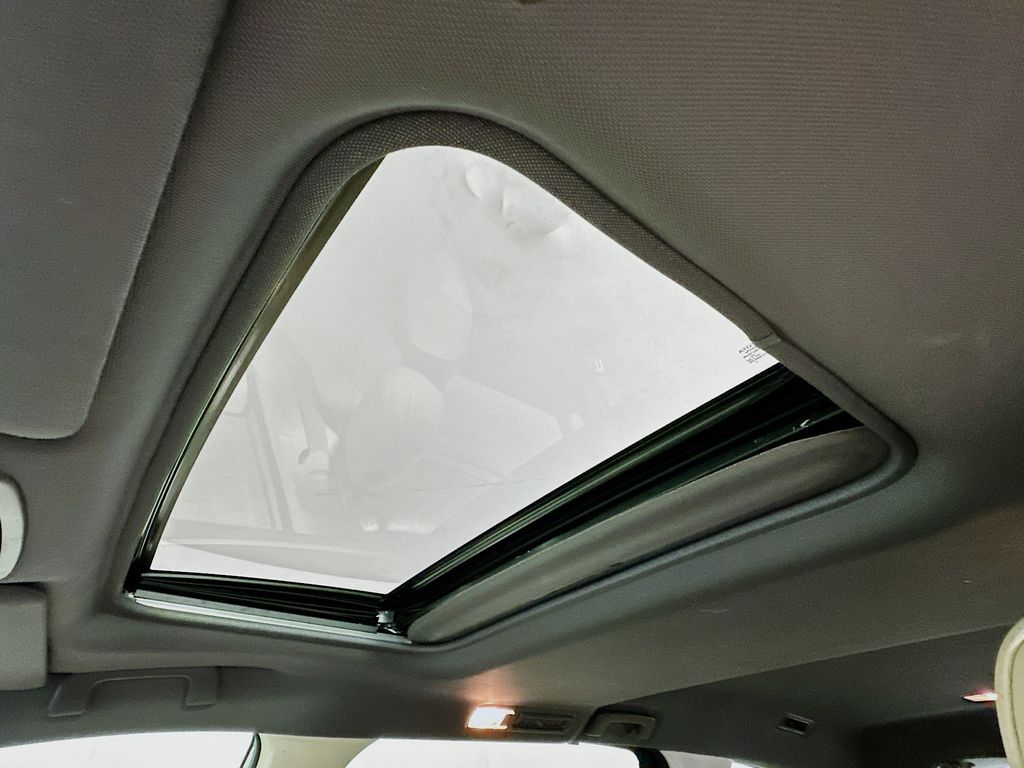 Thumbnail: 2021 Toyota Sienna - 30