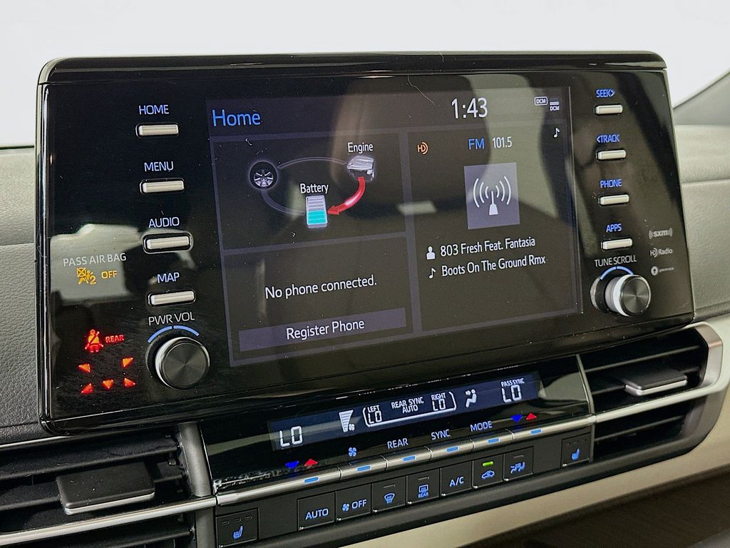 Thumbnail: 2021 Toyota Sienna - 16