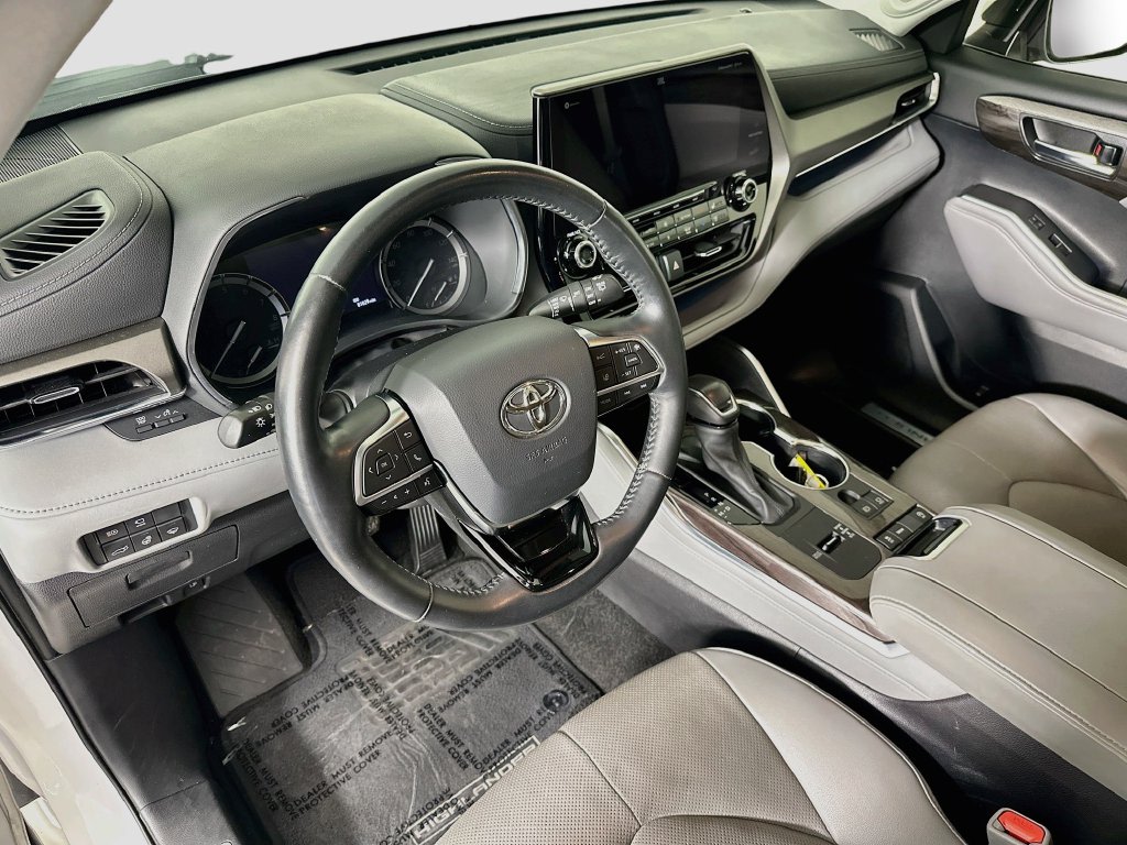 Thumbnail: 2021 Toyota Highlander - 2