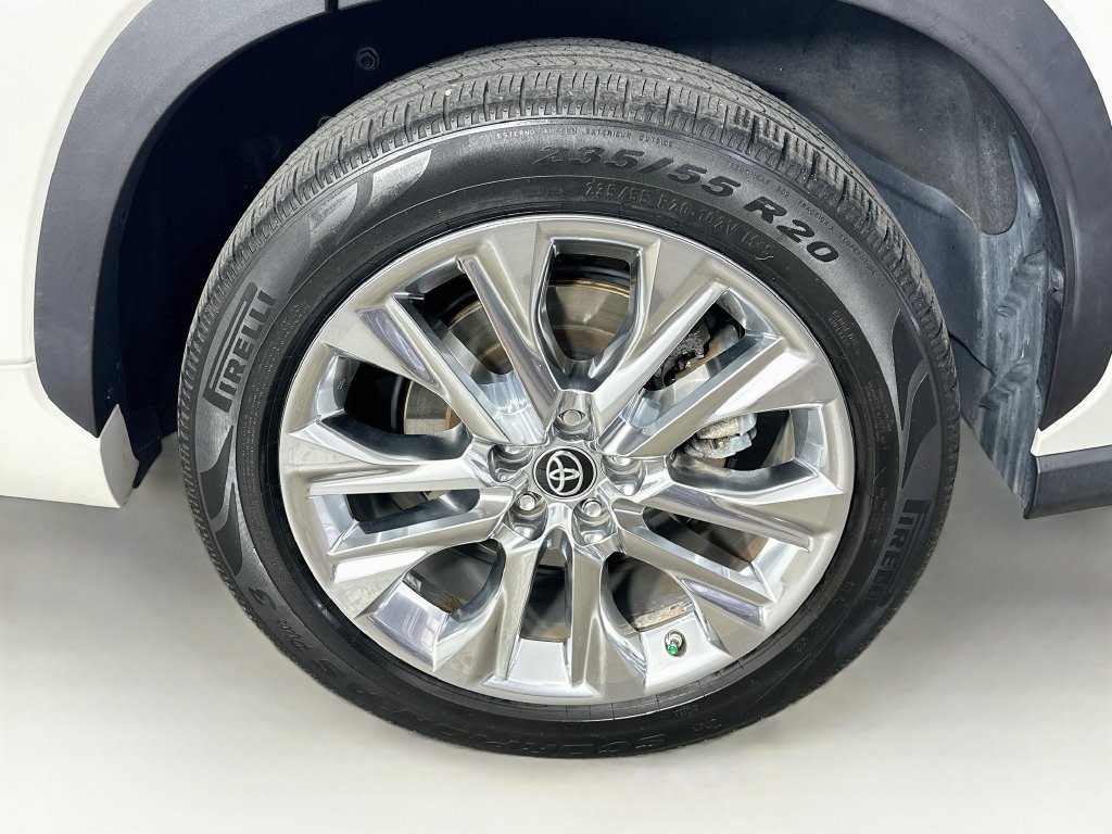 Thumbnail: 2021 Toyota Highlander - 8