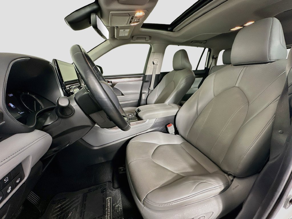 Thumbnail: 2021 Toyota Highlander - 11