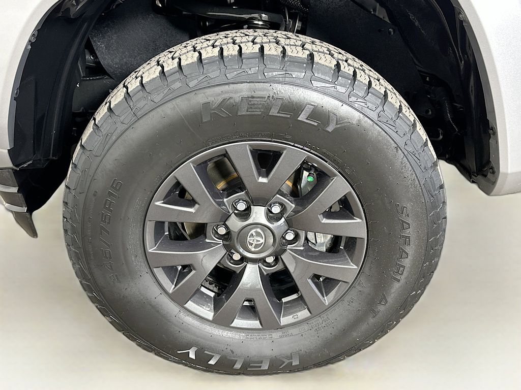 Image 9 of 2021 Toyota Tacoma
