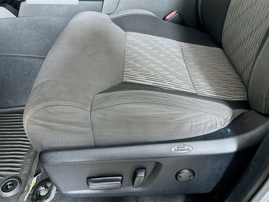 Thumbnail: 2014 Toyota Tundra - 28