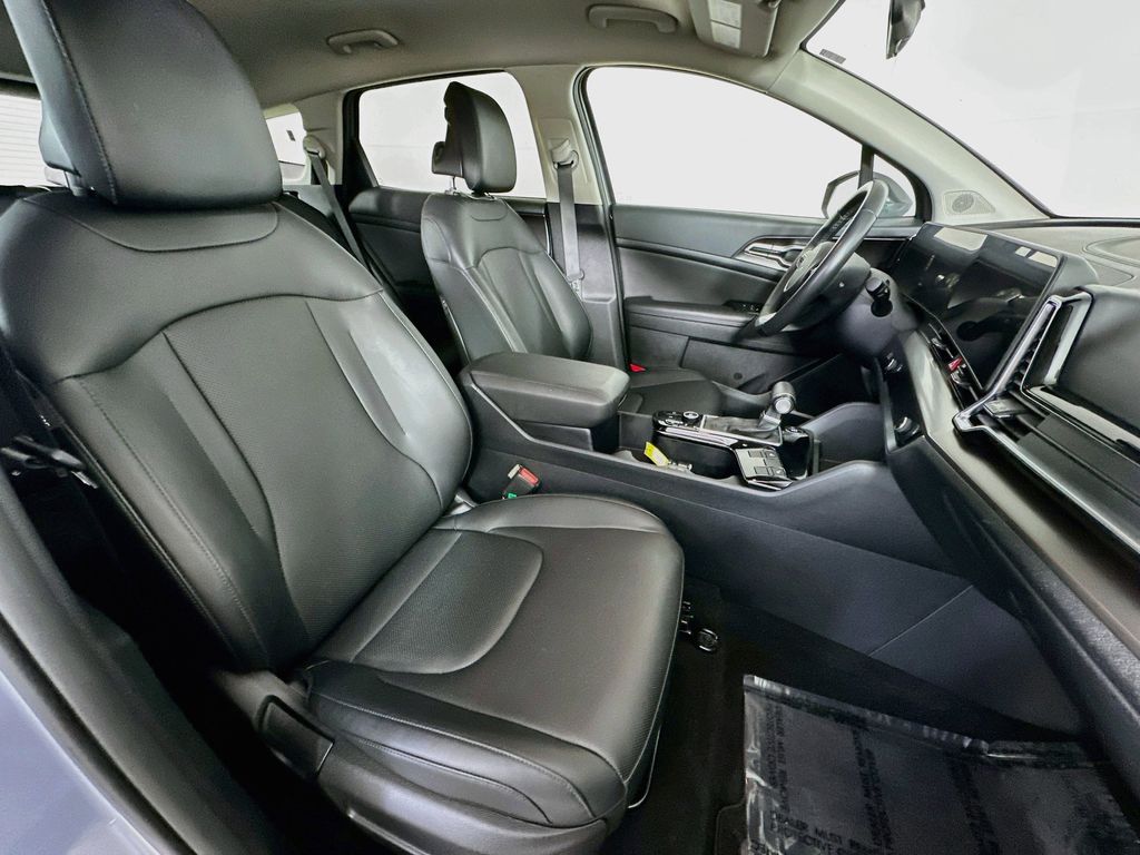 Thumbnail: 2023 Kia Sportage - 12