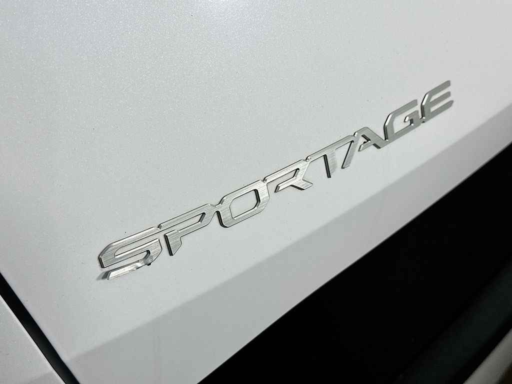 Thumbnail: 2023 Kia Sportage - 6