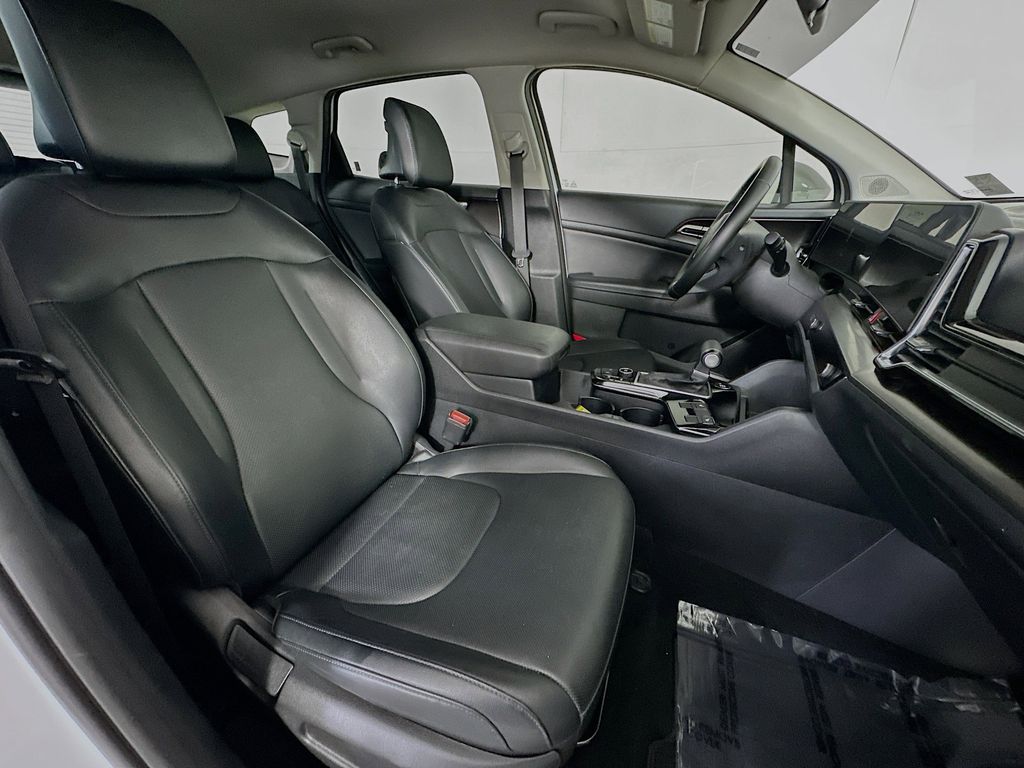 Thumbnail: 2023 Kia Sportage - 23