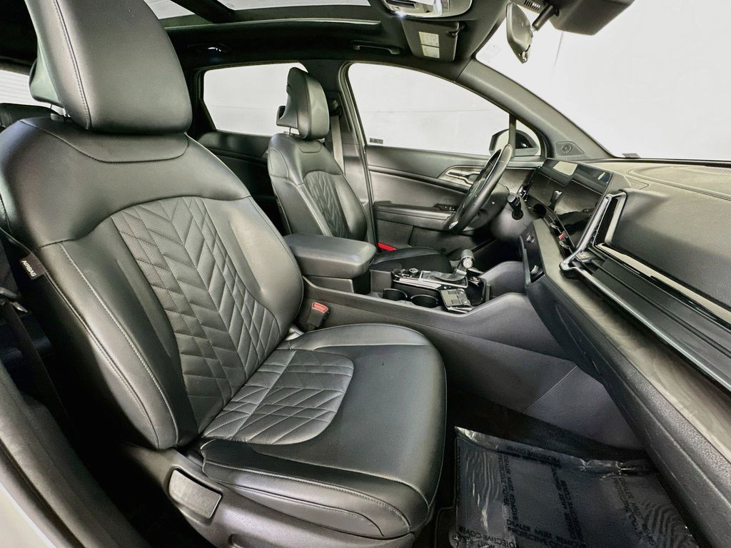 Thumbnail: 2023 Kia Sportage - 11