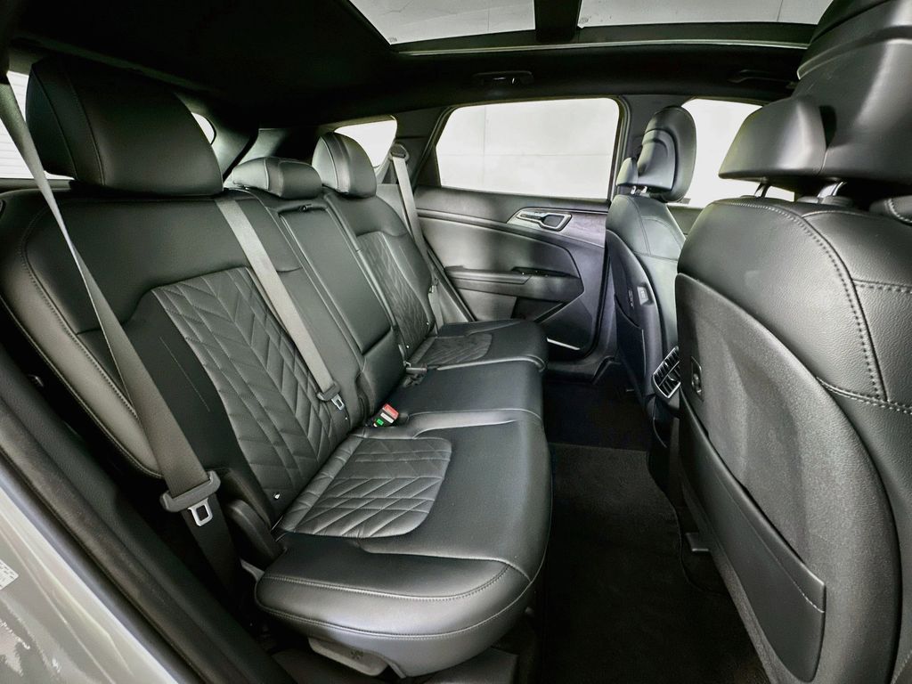 Thumbnail: 2023 Kia Sportage - 32