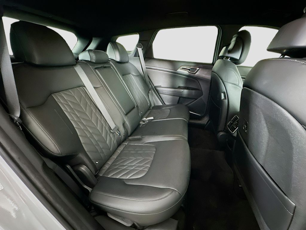 Thumbnail: 2023 Kia Sportage - 32