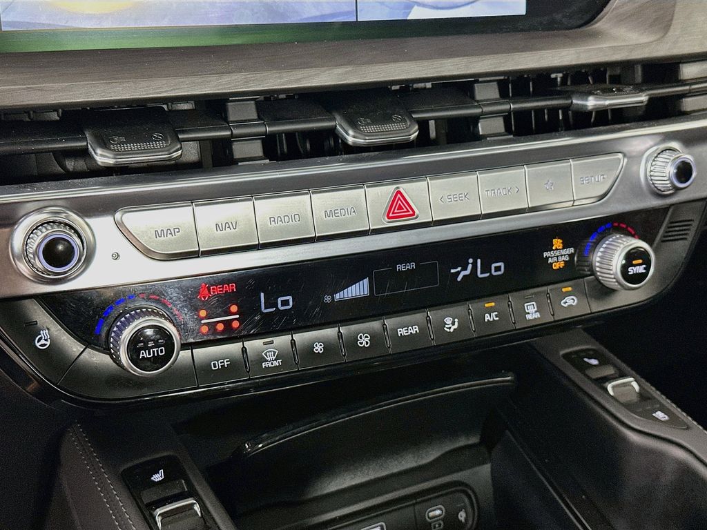 Thumbnail: 2023 Kia Telluride - 23