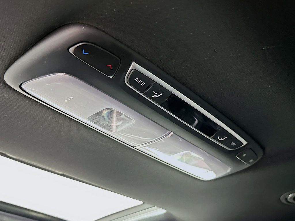 Thumbnail: 2023 Kia Telluride - 21