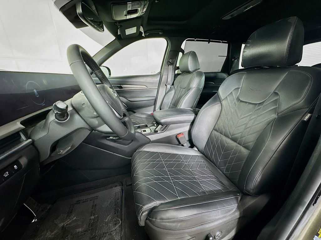 Thumbnail: 2023 Kia Telluride - 11