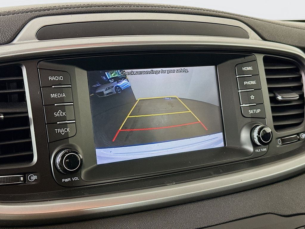 Thumbnail: 2020 Kia Sorento - 28