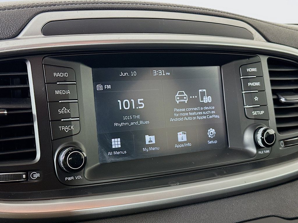 Thumbnail: 2020 Kia Sorento - 16