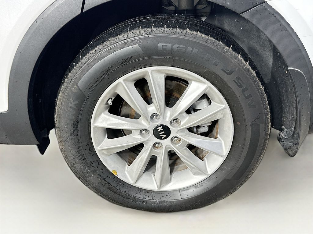 Thumbnail: 2020 Kia Sorento - 8