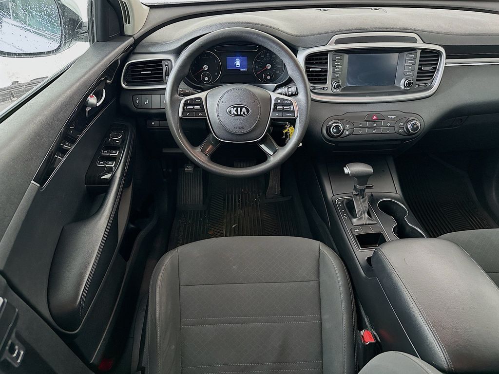 Thumbnail: 2020 Kia Sorento - 10
