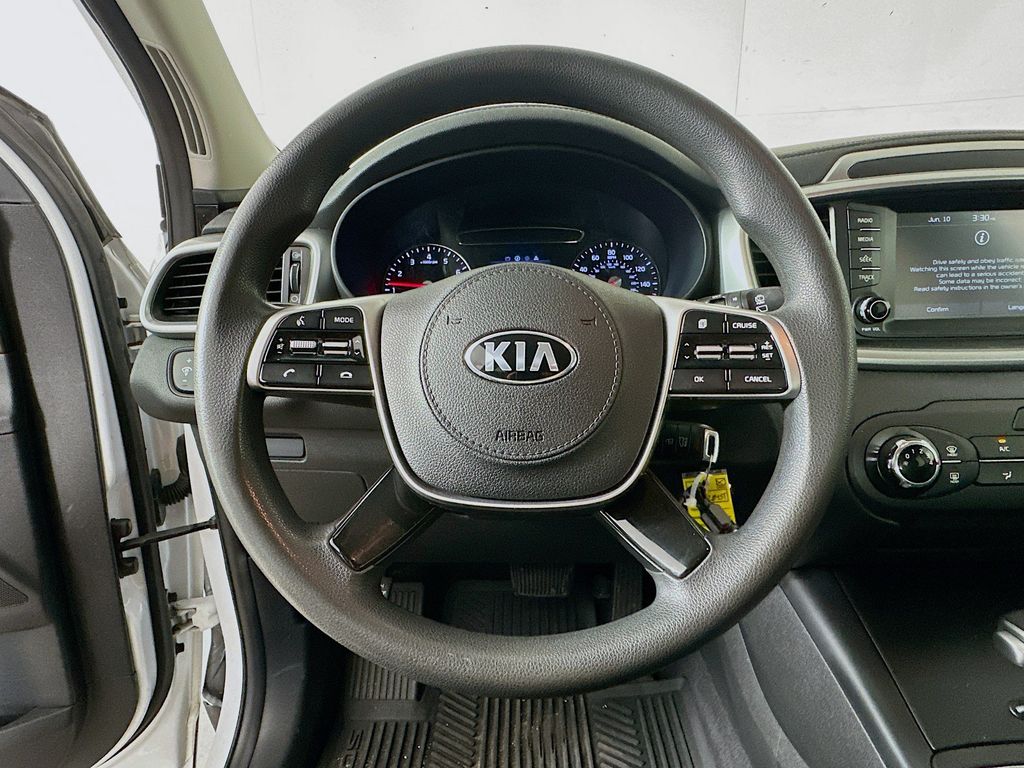 Thumbnail: 2020 Kia Sorento - 15