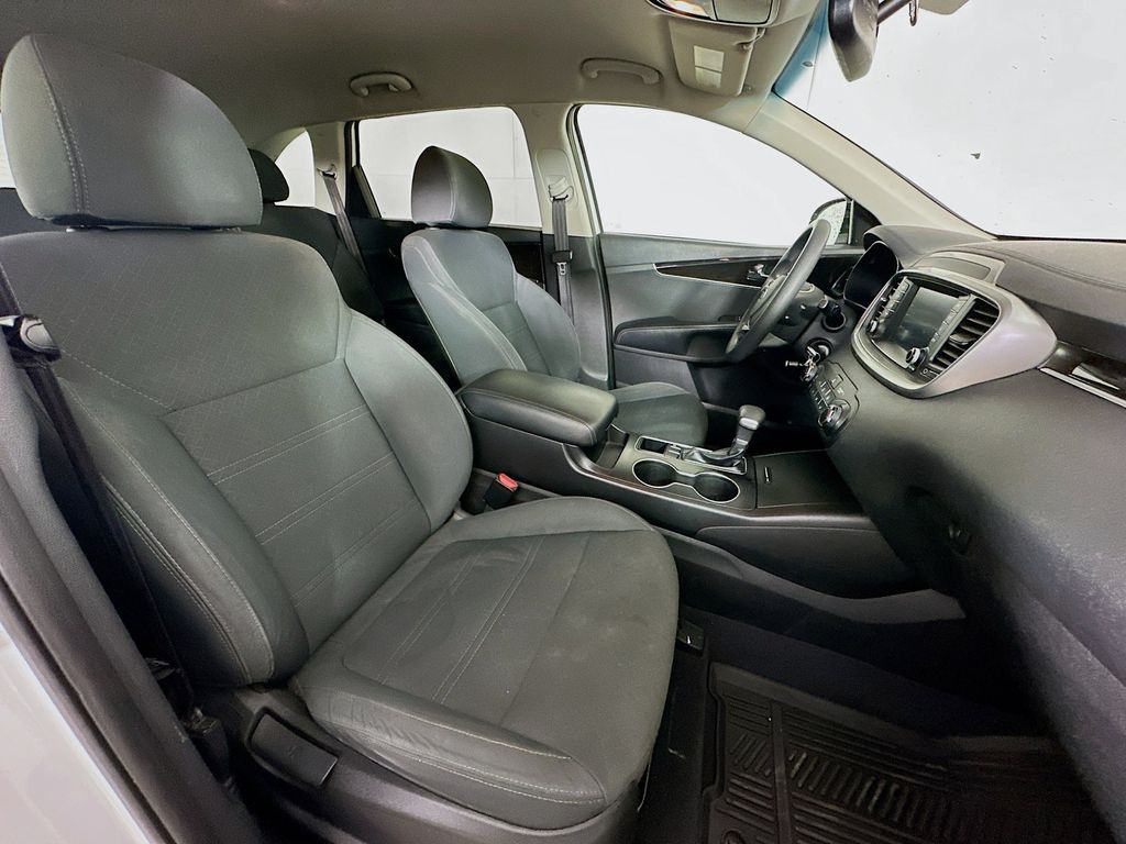 Thumbnail: 2020 Kia Sorento - 12
