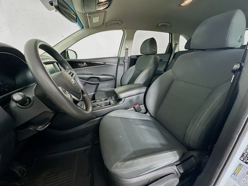 Thumbnail: 2020 Kia Sorento - 11