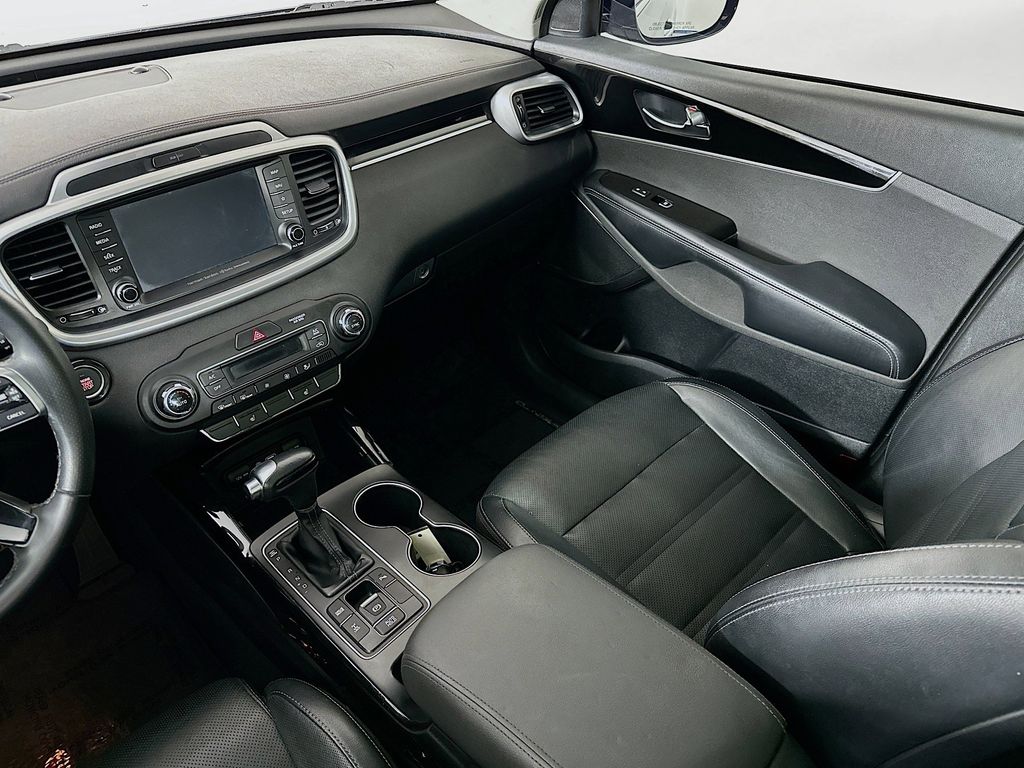 Thumbnail: 2019 Kia Sorento - 14