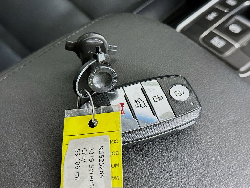 Thumbnail: 2019 Kia Sorento - 20