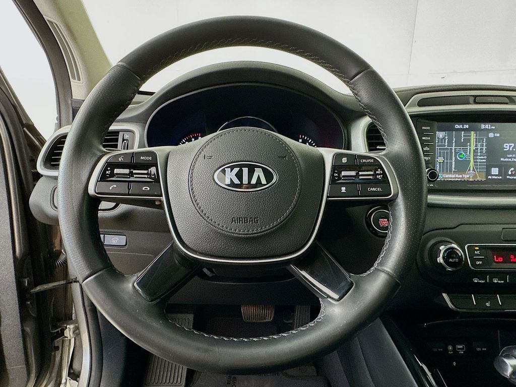 Thumbnail: 2019 Kia Sorento - 15