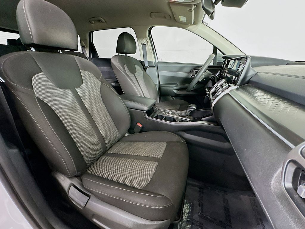 Thumbnail: 2021 Kia Sorento - 11