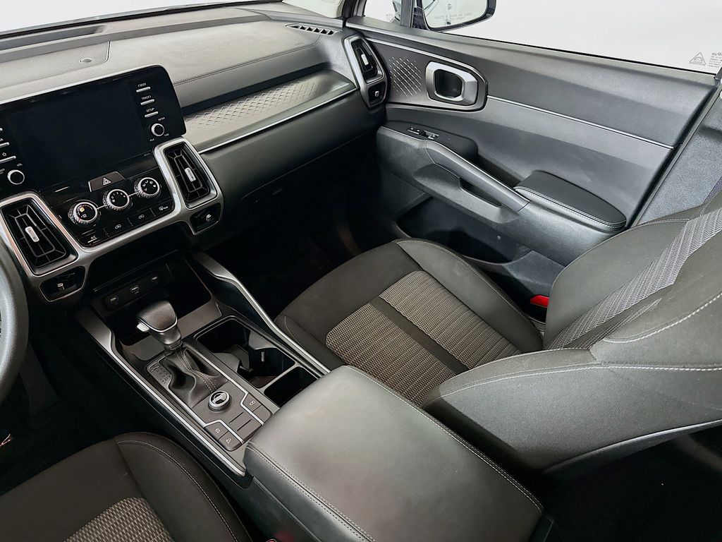 Thumbnail: 2021 Kia Sorento - 13