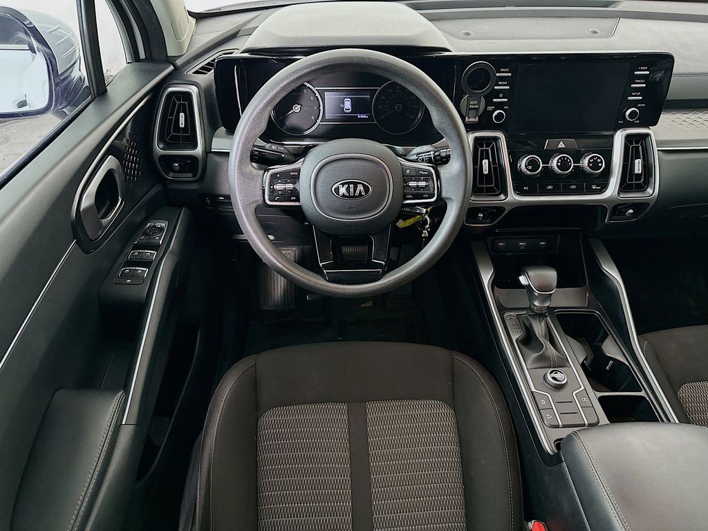 Thumbnail: 2021 Kia Sorento - 9