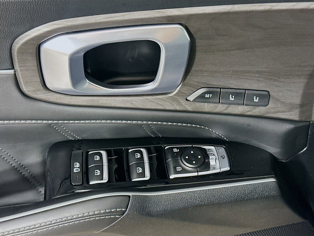 Thumbnail: 2025 Kia Sorento - 30