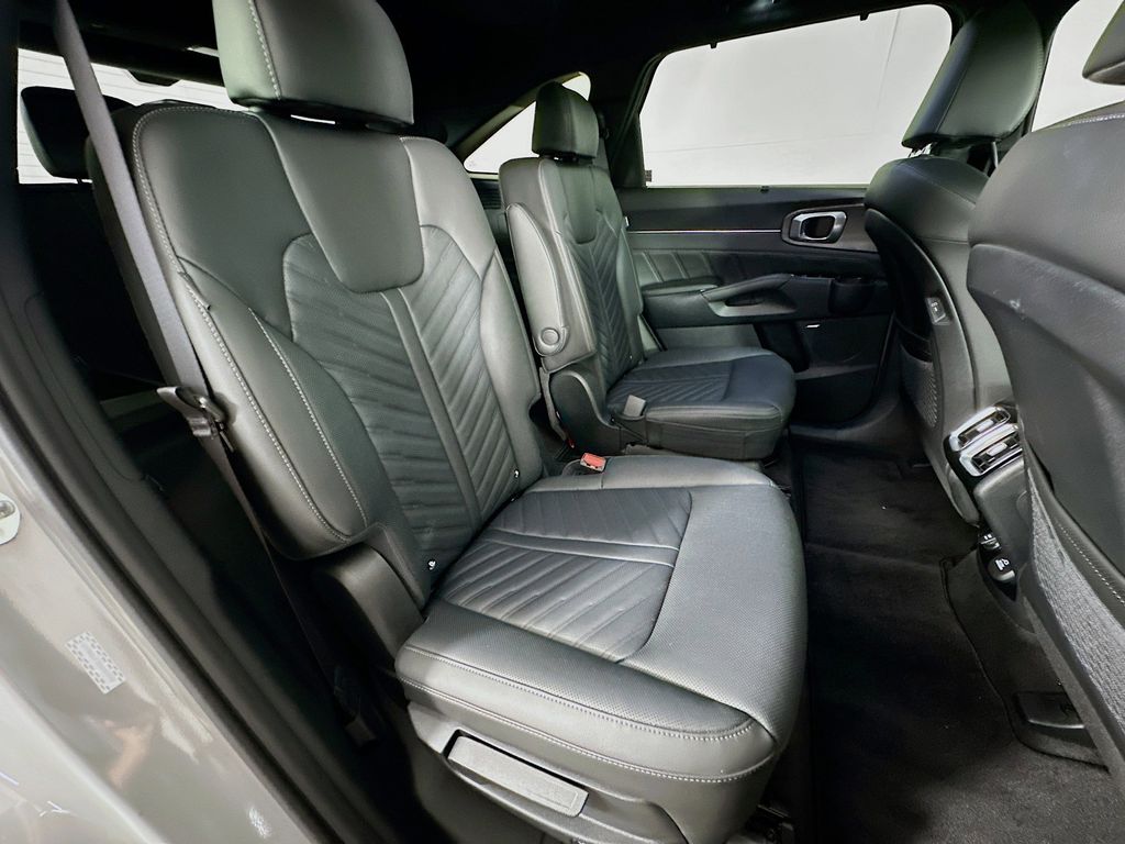 Thumbnail: 2025 Kia Sorento - 36