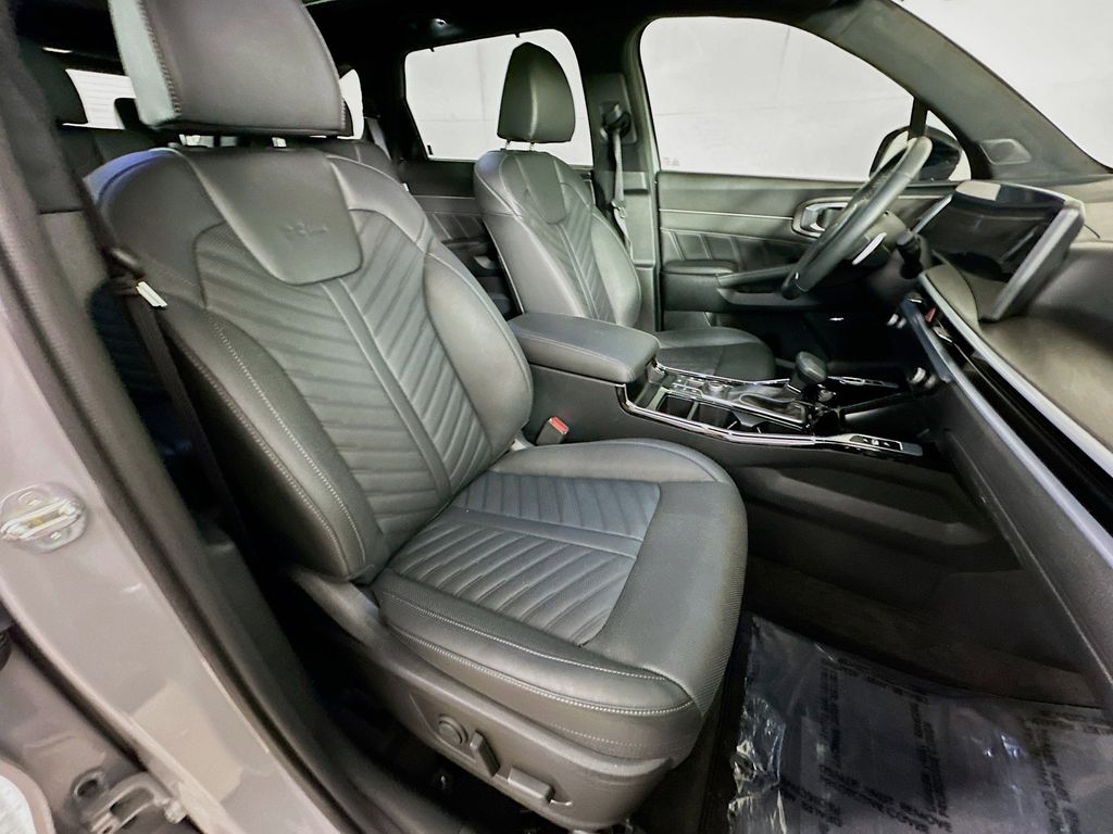Thumbnail: 2025 Kia Sorento - 12